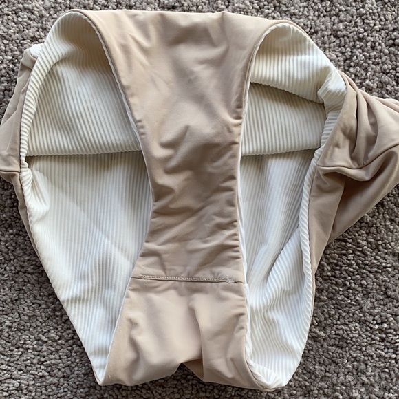 Lululemon Clear Waters Swim Bottoms👙🍋 - Picture 10 of 11